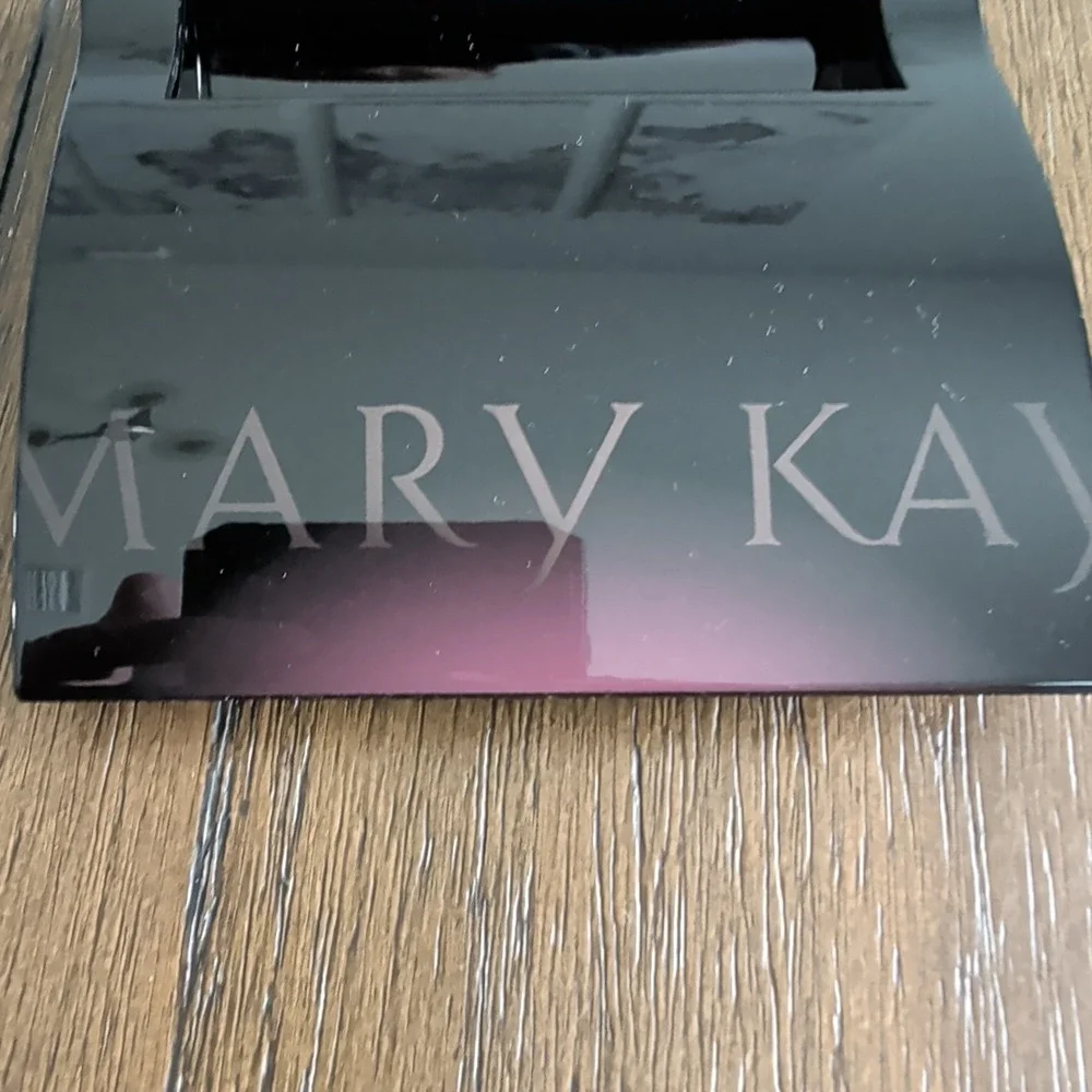 Mary Kay Black Refillable Cosmetic Compact Mirror 017362 New in Box